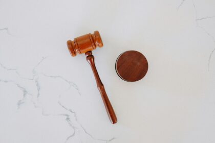 Enhancing Legal Services with AI: Revolutionizing the Legal Industry